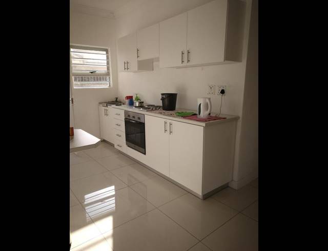 2 BEDROOM PROPERTY TO RENT IN PEERLESS PARK EAST